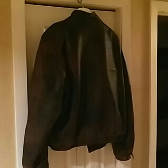 Leather jacket - Picture 4 of 5